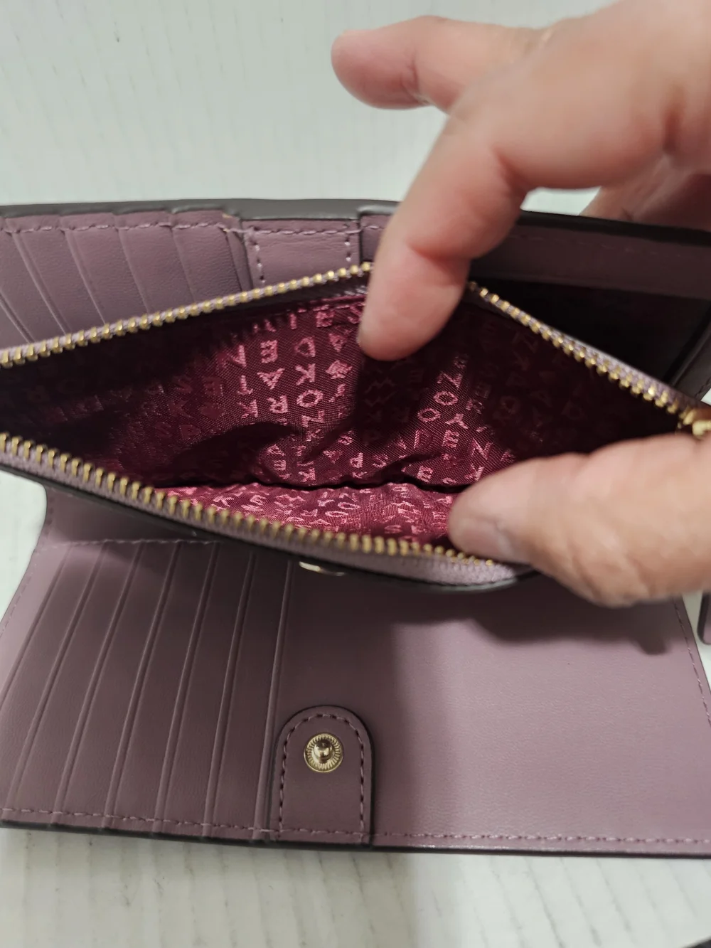 Kate Spade NY Plum Purple Bifold Smooth Leather Wallet ID Holder Coin Case